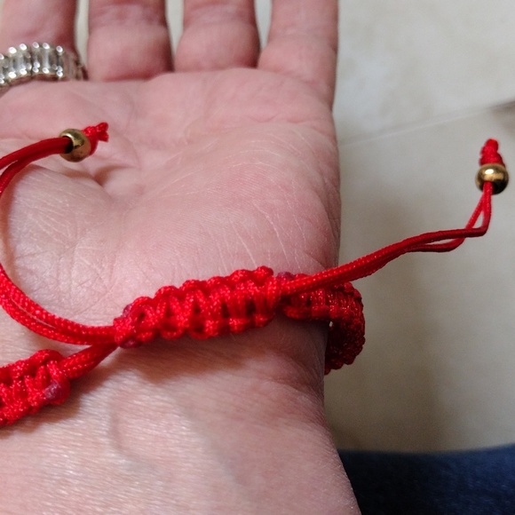 Pull string ankle bracelet. - Picture 3 of 5